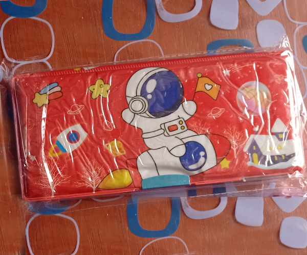 Cartuchera Imantada Doble con tajador Astronauta 2