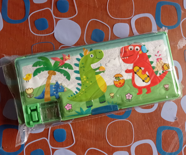 Cartuchera Imantada Doble con tajador Dinosaurio 1