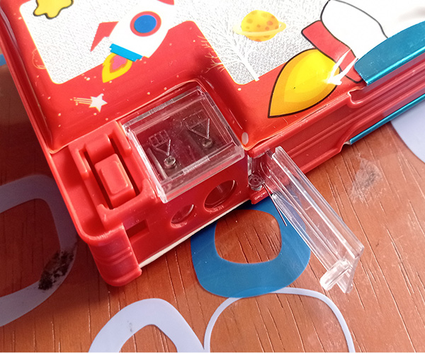 Cartuchera Imantada Doble con tajador Dinosaurio 3