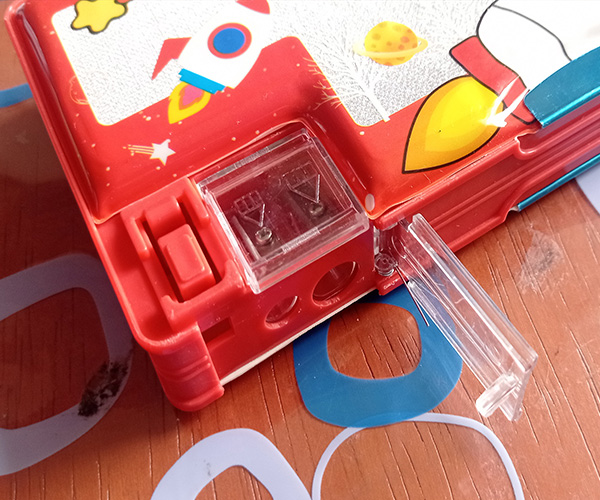 Cartuchera Imantada Doble con tajador Niña 3