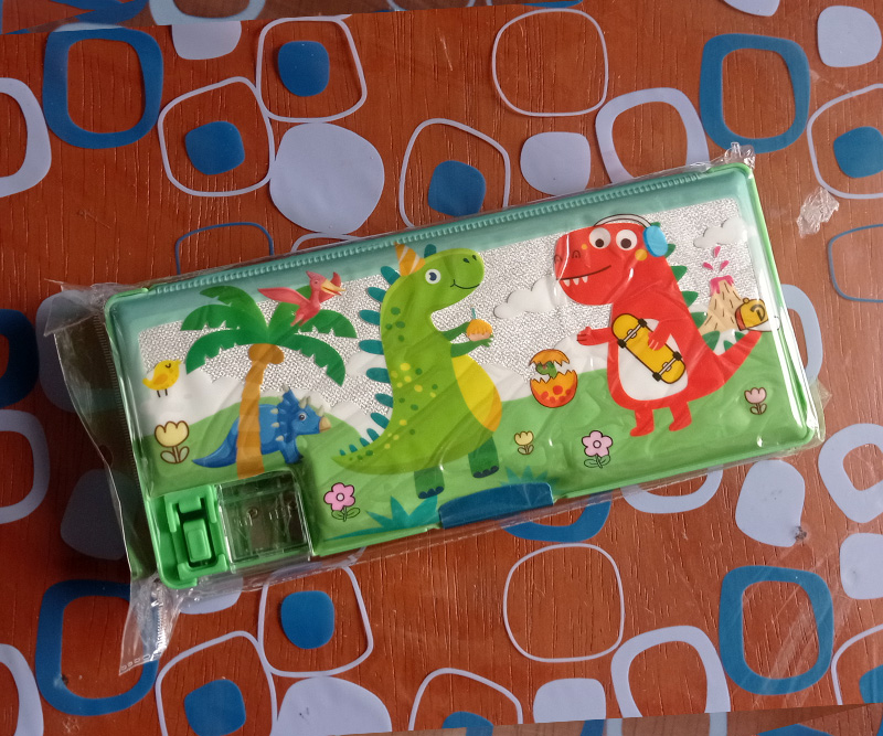 Cartuchera Imantada Doble con tajador Dinosaurio