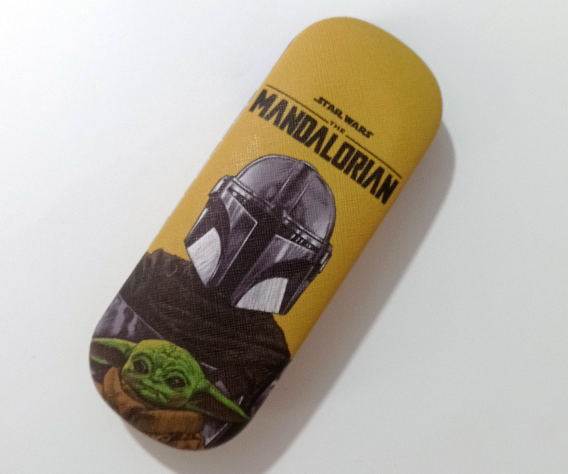 Estuche de Lentes Mandalorian Color Amarillo